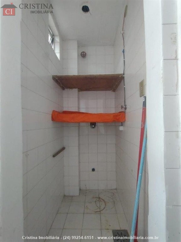 Apartamento para Alugar no Comercial em Resende