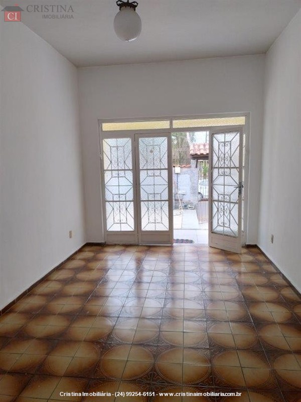 Casa para Alugar no Morada da Colina em Resende